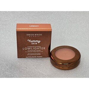 Danessa Myricks Beauty Yummy Skin Blurring Balm Powder Lowlighter 6g